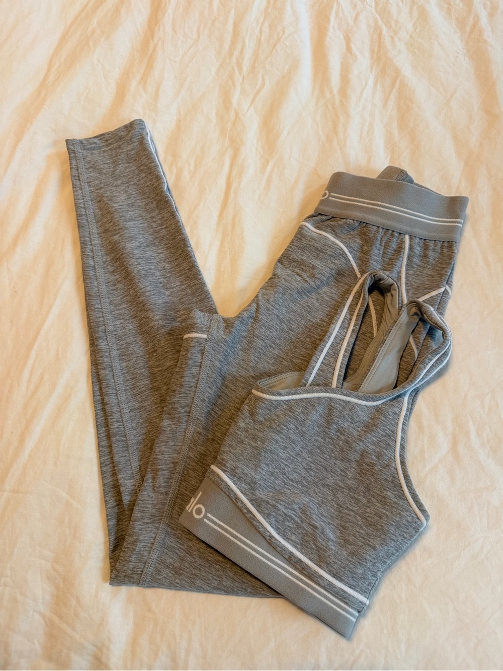 ALOsoft Hearthrob Heather Grey Athletic Set - Picture 5 of 7